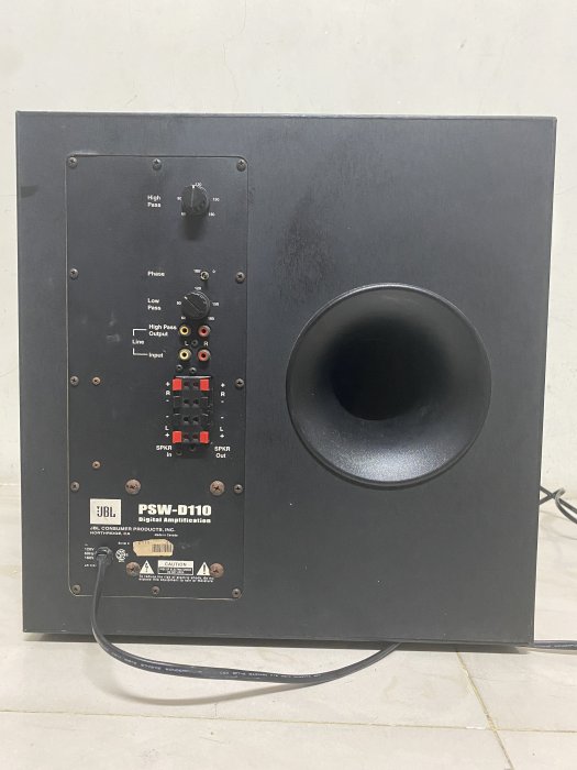 美國 JBL PSW D110 主動式重低音音響 喇叭 10吋單體 外表還不錯 聲音也漂亮又震撼~加拿大製造