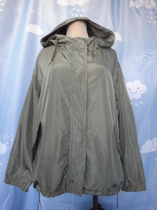 jacob00765100 ~ 正品 子供服 SUFFUSE 軍綠色 連帽外套 size: LL