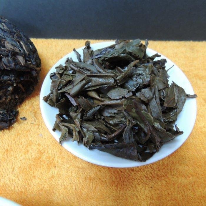 2010年 台灣一元堂 製 ~荒山古樹 沱茶~ 一標一顆生茶 250克