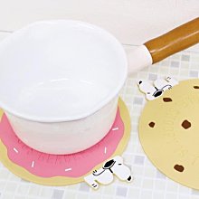 ˙ＴＯＭＡＴＯ生活雜鋪˙日本進口雜貨人氣美式風格史努比甜甜圈 餅乾造型矽膠隔熱墊 鍋墊 止滑設計(預購)