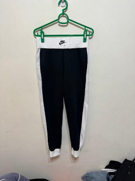「 二手衣 」 Nike 女版棉縮口褲 S號（黑白灰）79
