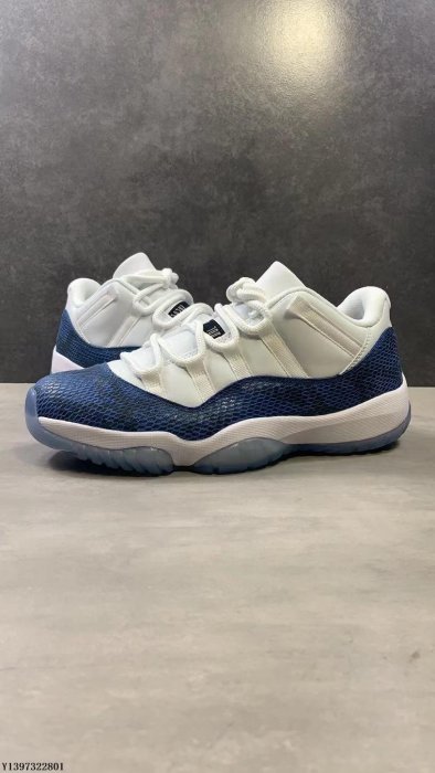 AIR JORDAN 11 LOW LE 藍蛇紋時尚 11代 籃球潮鞋 SNAKE CD6846-102