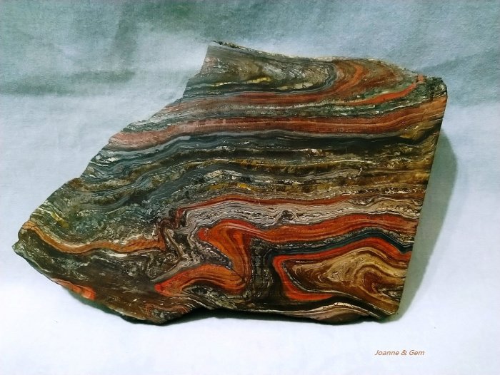 帶狀鐵岩 Banded Iron Formation(鐵虎眼)#7~地球古老的沉積岩，來自26億年前的太古宙鐵岩