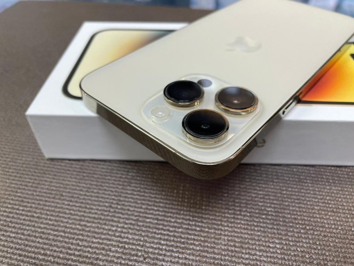 奇機巨蛋【256GB】二手 Apple iPhone 14 Pro Max 金色 店內保固三個月