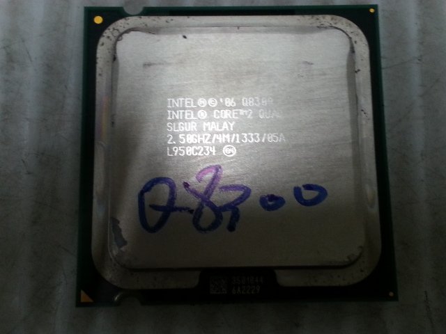 【 創憶電腦 】Intel Core 2 Quad Q8300 2.50GHZ/4M/ 775腳位 良品 直購價70元