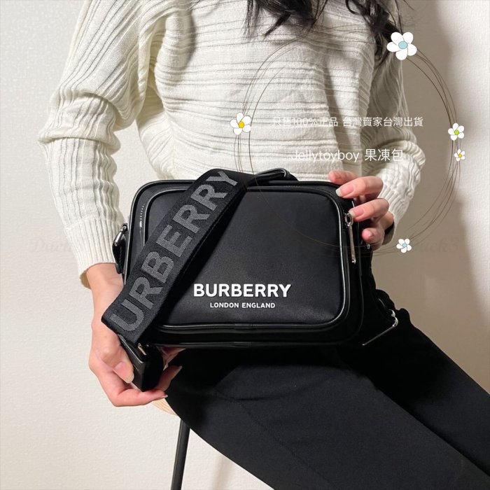 美國連線 BURBERRY 印花大字母款 80490941 Paddy BAG 相機包 郵差包 斜背包 全新正品