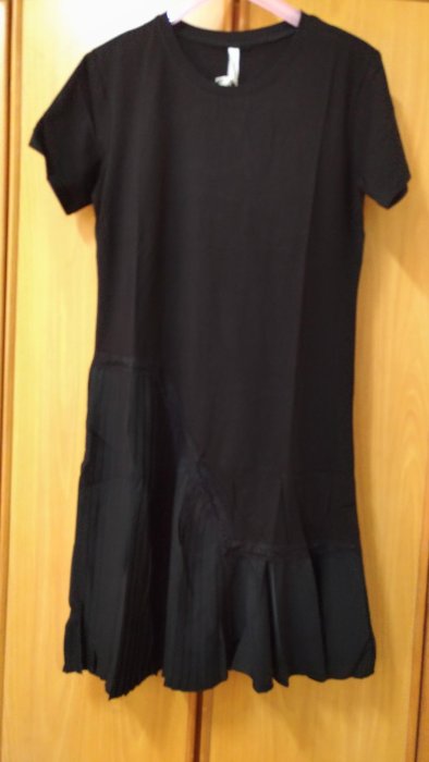 洋裝連身裙 女夏季2021新款寛鬆不規則 休閑顯瘦拼接裙子 黑黑款  下擺(厚)雪紡百摺