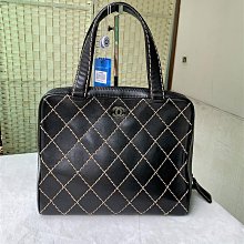 翡翠王.保證正品 高價品當場面交驗貨  .CHANEL 香奈兒 黑色菱格手提包.只有一個.有假包退.標多少賣多少