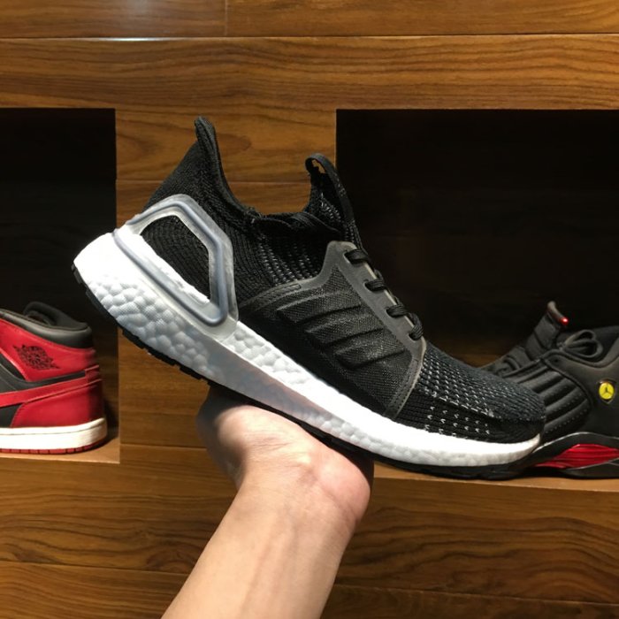 ADIDAS ULTRABOOST 19 W 黑白 針織 休閒運動慢跑鞋 男女鞋 G54014