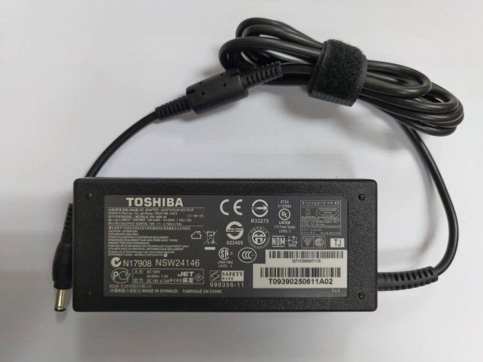 全新 TOSHIBA 東芝 19V 4.74A 90W 5.5-2.5 mm 變壓器