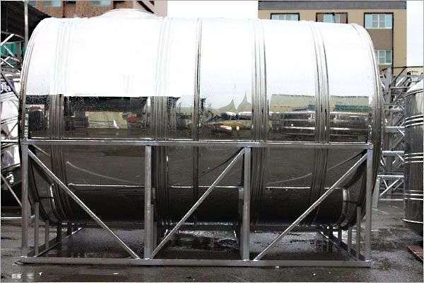 【工匠家居生活館 】 不鏽鋼臥式水塔 2000型 304#白鐵 附腳架 厚度0.6 mm