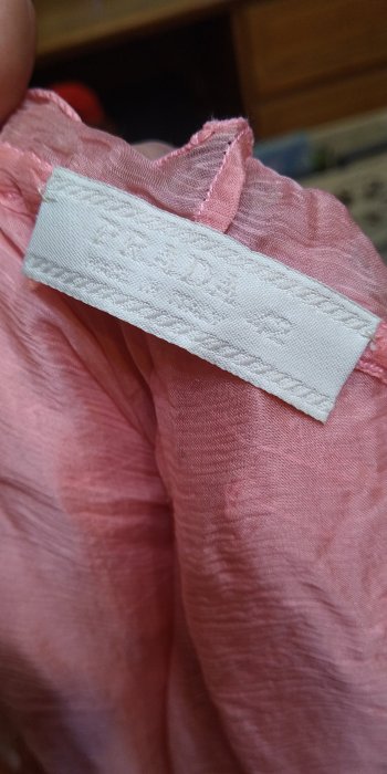義大利製粉色亮片造型上衣42號旋轉16