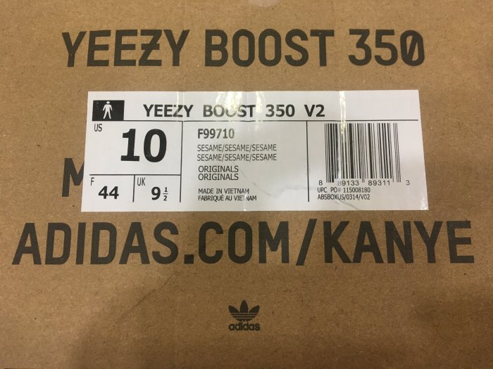 Adidas X Kanye West 經典球鞋Yeezy Boost 350