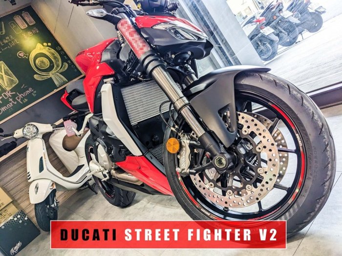 DUCATI STREET FIGHTER V2 進口頂級犀牛皮保護貼 - 儀錶板面板