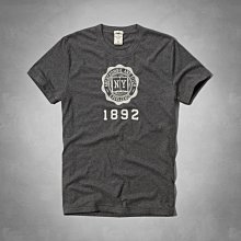 Maple麋鹿小舖 Abercrombie&Fitch ＊AF 深灰色貼布徽章電繡短T-A&F Heritage Tee