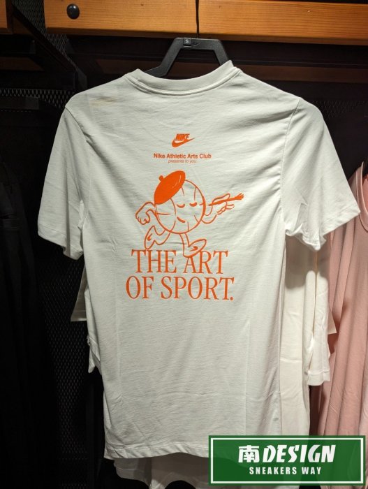南🔥2023 4月 NIKE Sportswear 短袖上衣 短T 印花 插畫 文字 男款 白橘 FB9799-100