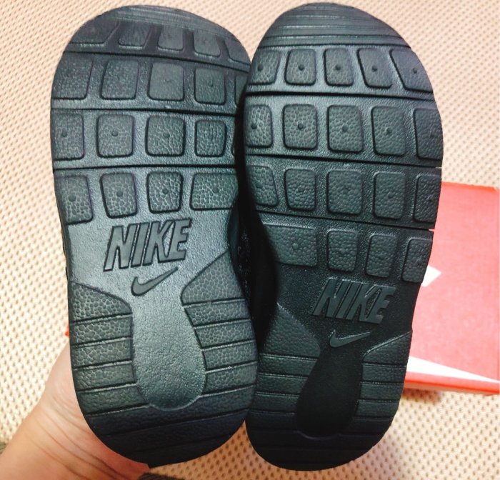全新轉賣 Nike Tanjun  童鞋 8C 黑 男女可穿 原價$1700