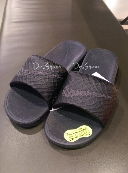 【Dr.Shoes】Nike Benassi Solarsoft 全黑 男款女段 軟底拖鞋 705474-091