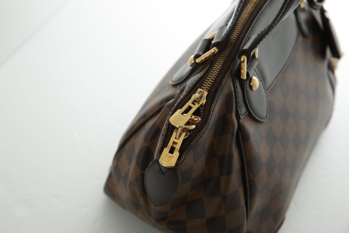 9.9成新 LOUIS VUITTON 路易威登 LV  棋盤花色N41117 附鎖手提包