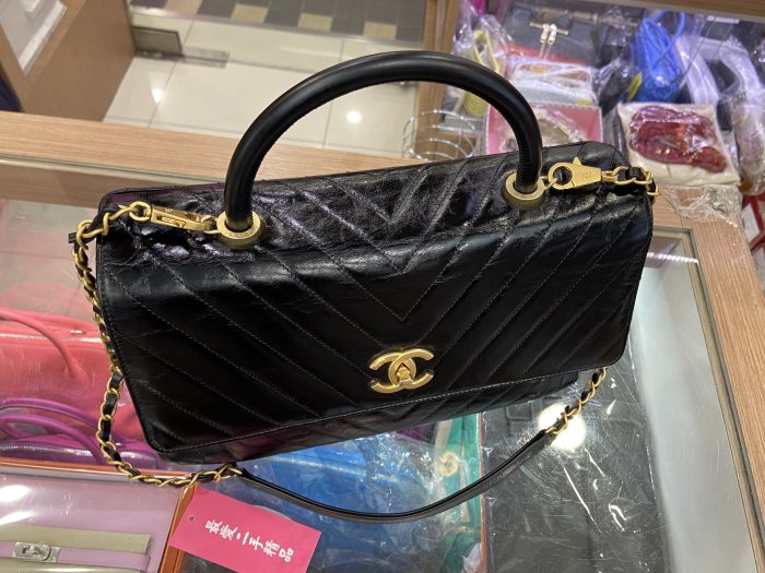 ☆最愛二手精品☆ CHANEL COCO HANDLE 32cm 香奈兒黑色油蠟牛皮V紋金釦金鍊手提包肩背包斜背包手把口蓋包 A92992 XG1109