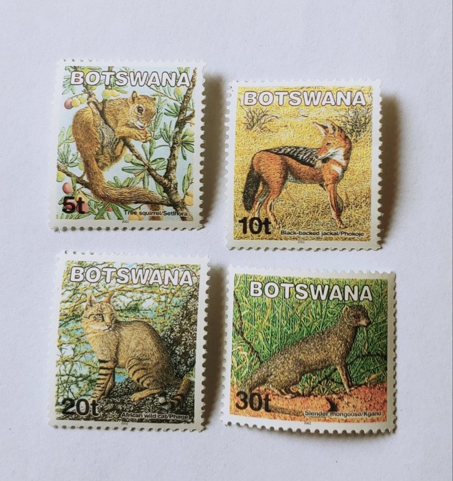 # 2002年 南非洲波札那共和國(Botswana)郵票  5分~30分(t)  新票4張  非洲動物郵票(如說明)！