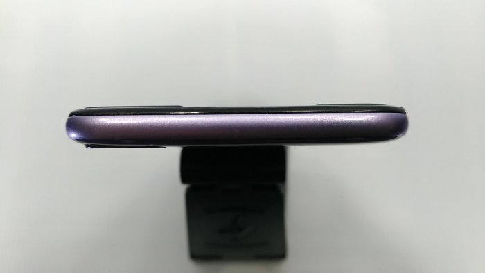 八成五新HTC Desire 12+ 3G/32G 紫色 6吋 HD+ IPS 18：9全螢幕 1,300萬畫素雙鏡頭