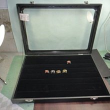 【競標網】漂亮玻璃面黑皮絨布珠寶戒指收納盒35*24公分(回饋價便宜賣)限量10組(賣完恢復原價500元)