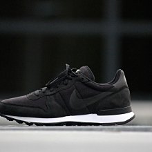 現貨 限時特價 南🔥 NIKE INTERNATIONALIST TP 黑白749655-001 磨砂 無縫線 28CM