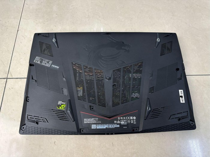 微星MSI GE63 7RE 高階電競筆電【i7 7700HQ / 256G+1T / GTX1060】