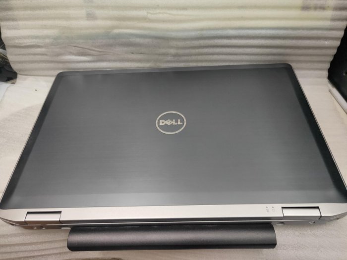 Dell Latitude E6520 i5/8G/SSD120G/鋁鎂合金 15.6吋商務筆電 #文書處理電腦 #追劇