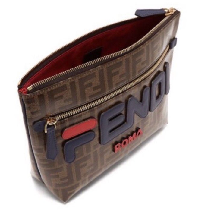 全新真品FENDI  Mania徽標貼花塗層帆布 手拿包 男女可用