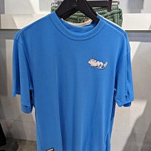 南🔥2023 9月 PUMA RIPNDIP 短袖上衣 短T 中指貓 聯名 印花 男款 藍 62219627