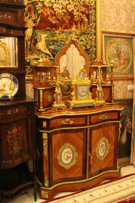 【家與收藏】特價頂級稀有珍藏歐洲百年古董19世紀路易時期法國國寶塞弗爾Sèvres瓷畫花卉鎏金梳妝台/展示櫃