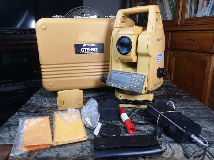 中古Topcon GTS-601 1秒全站儀 光波測距經緯儀