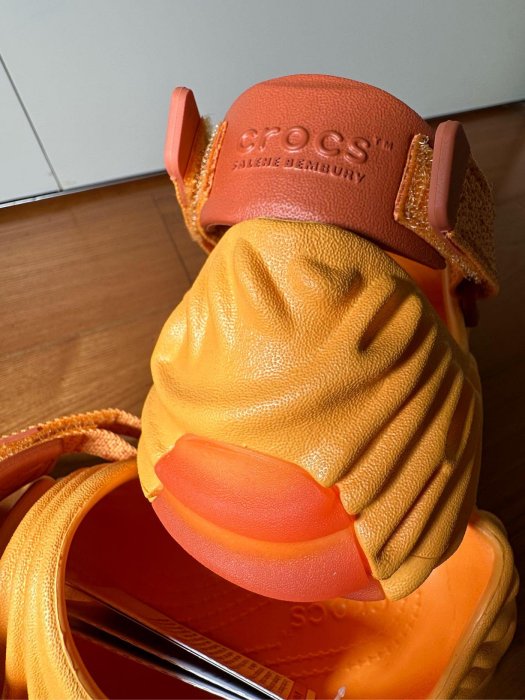 全新 現貨 橘黃色 Cobbler Crocs Salehe Bembury Pollex Clog 卡駱馳 指紋鞋 洞洞鞋 男 女 中性 Unisex 沙灘鞋