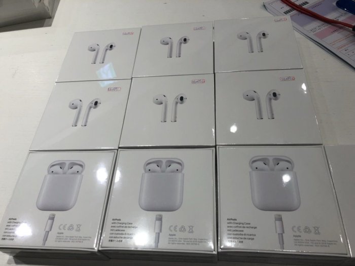 （預購）Apple AirPods 搭配充電盒（新品/原廠公司貨）