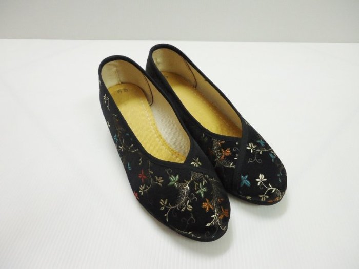 民俗風–平底繡花鞋（黑）– size 65（原價650）