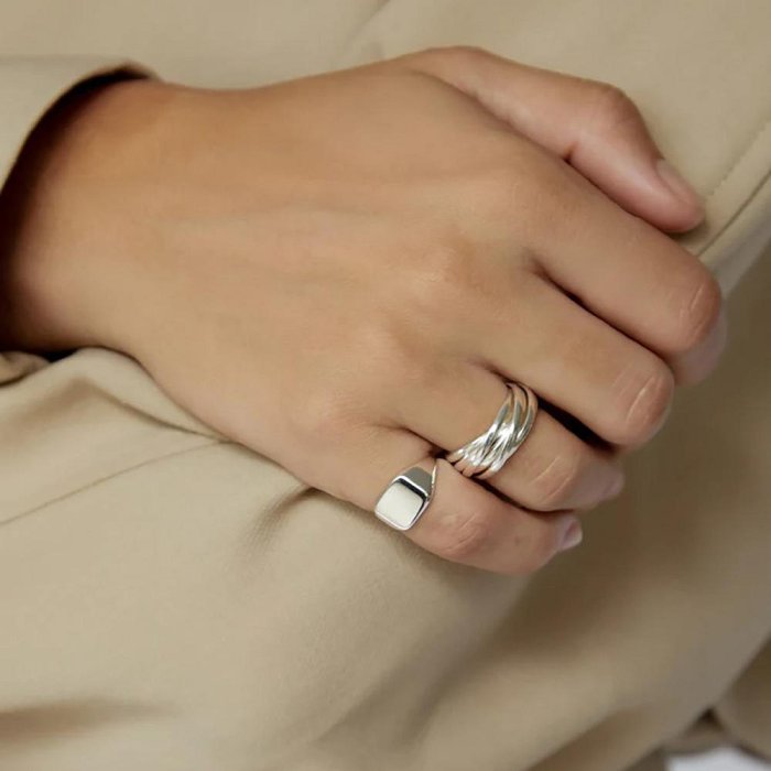 SHASHI 紐約品牌 Super Vera 薇拉銀色九環戒 優雅百搭銀色戒指