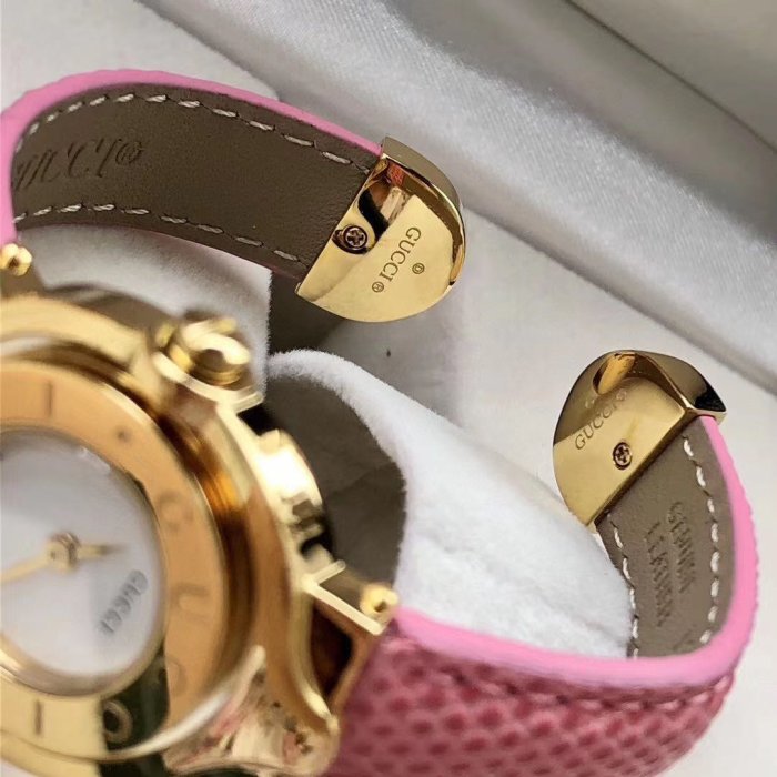 七夕情人節?Gucci 女錶 手環式手錶，這幾年復古風吹起，無論是服裝鞋子還是手錶都特別受歡迎，推，私留紅♥️