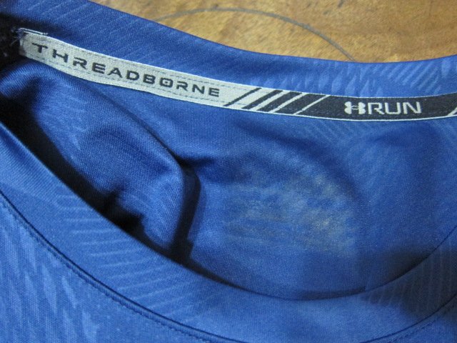 衣市藍~UNDER ARMOUR RUN THREADBORNE短袖排汗T恤(L~深藍)(210927)