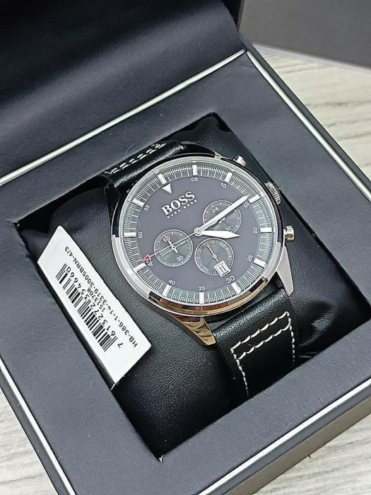 HUGO BOSS Pioneer 黑色面錶盤 黑色皮革錶帶 石英 三眼計時 男士手錶 1513708