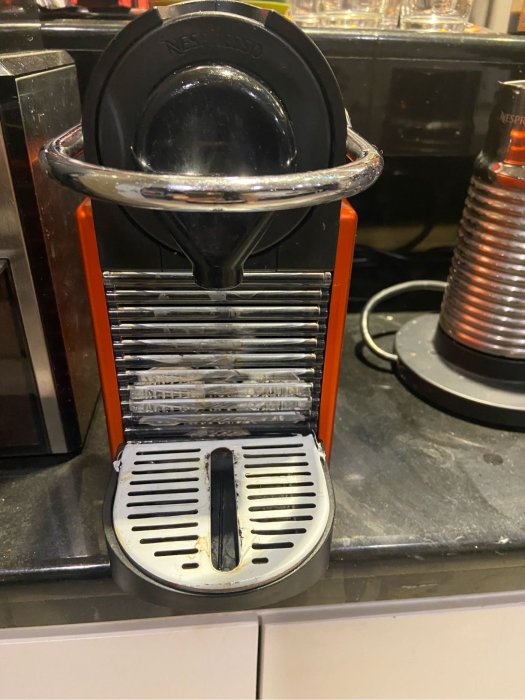 Nespresso Pixie 咖啡機(含7-11 店到店運費保留予Marissa ) 其它人勿下標
