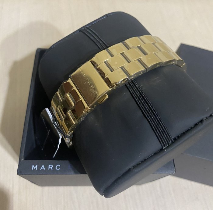 MARC BY MARC JACOBS 白色錶盤金色不鏽鋼錶帶 石英 女士手錶MBM3056