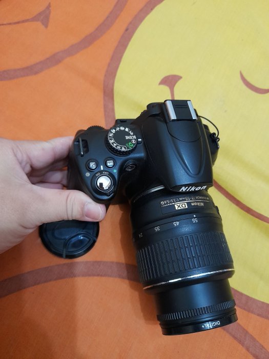 朋友託售nikon d5000單眼相機  充電器不知道放哪裡沒別的配備+三洋攝影機+Panasonic/DMC-GF2照相機沒電池9000元出售永和面交