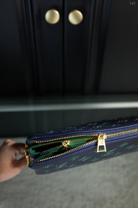 【二手包包】LV Coussin抱抱包獨特設計 時尚又經典超級百搭 日常通勤皆可上身又A又颯尺寸22.16 NO227713
