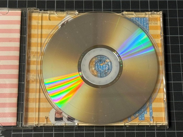 （小辣椒）CD - 1998年 滾石唱片 「 徐懷鈺 Yuki第一張個人專輯 」 簽名寫真版 品如圖 原裝紙盒 非專業請自行擦拭