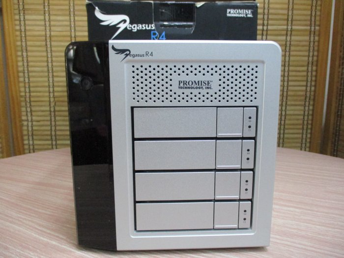 康榮科技二手儀器領導廠商Promise Pegasus R4 Thunderbolt 極速磁碟陣列 4*1TB
