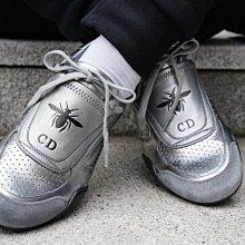Dior 休閒鞋 凝聚靈巧創意與優雅風範，締造極具當代氣息的獨特造形 灰 36 現貨