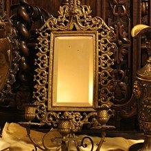(已售)【家與收藏】特價稀有珍藏歐洲古董法國古典華麗精緻巴洛克皇家獅頭浮雕古董雙燭臺大銅鏡