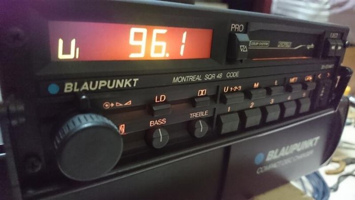 德製 BLAUPUNKT 藍點 MONTREAL SQR48 卡式主機 BMW E30 E28 E34可參考